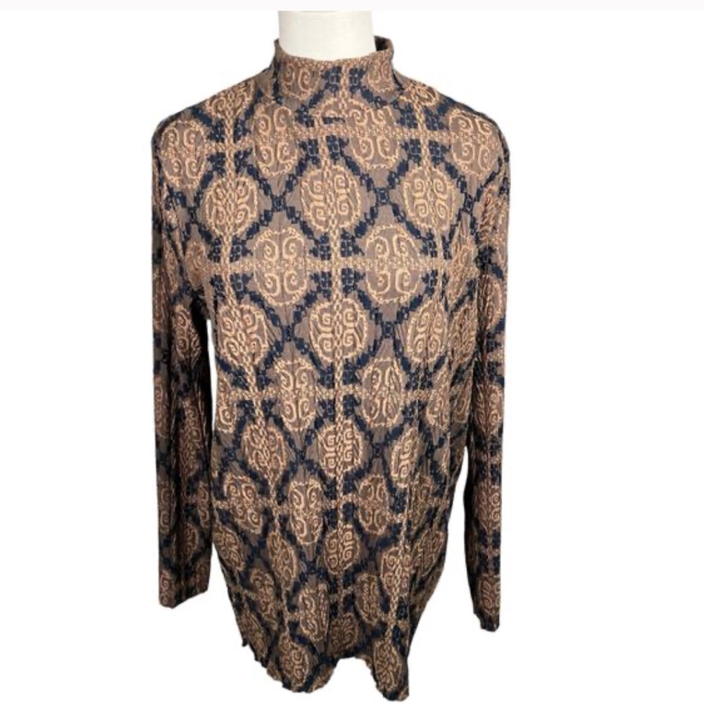 Zara geometric artsy navy tan turtleneck
NWOT